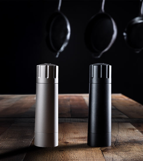 MÄNNKITCHEN PEPER- & ZOUTKANON (set van 2)