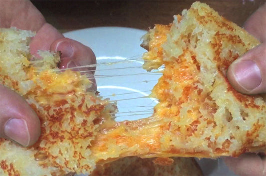 MÄNNKITCHEN Grilled Cheese Sandwich Hack